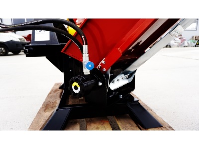 Traktorový špalíkovač PTO Model RP-120 Remet + Pásový dopravník 2,3m