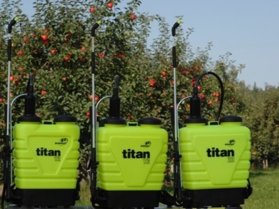 Zádový postřikovač Titan 20