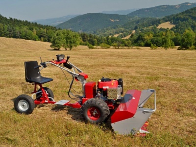 Přípojná sedačka pro stroje Panter FD-3