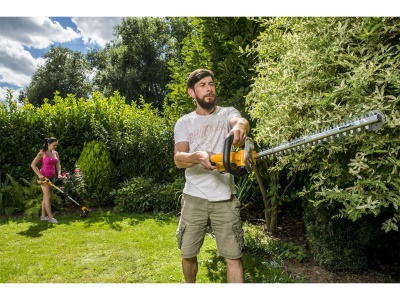 Riwall PRO RAHT 5220 SET - plotostřih s aku motorem + 2Ah baterie + nabíječka 20 V