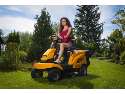 Riwall PRO RMR 62 TRD - travní rider 62 cm se zadním výhozem a mechanickou převodovkou