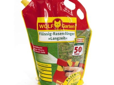 LM 250 R TEKUTÉ HNOJIVO (+ ŽELEZO), PREVENCIA PROTI MECHU, NÁPLŇ 2,5 L NA 250 m²