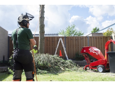 GTM GTS 1300 WDG - benzinový drtič dřeva s pojezdem