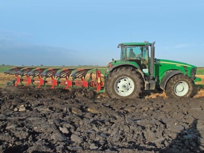 Nesený otočný pluh - ©plus XS