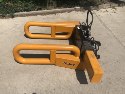 Kleště na balíky GiANT
