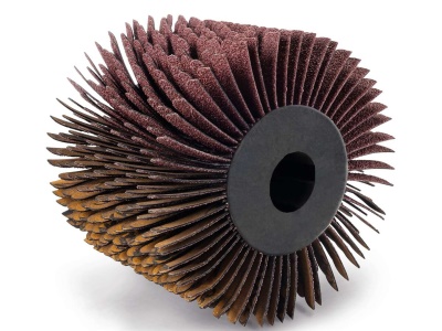 Scheppach MRS 1300 - kartáčová / renovační bruska + nylonový a smirkový kartáč K80