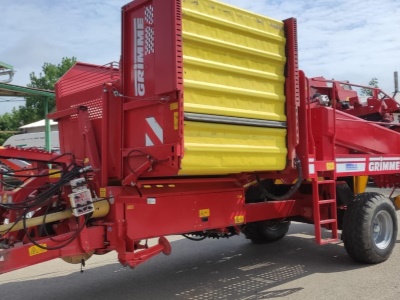 Zásobníkový sklízeč GRIMME SE 140