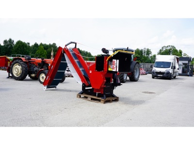 Traktorový špalíkovač PTO Model RP-200 SUPER Remet + Pásový dopravník 4m