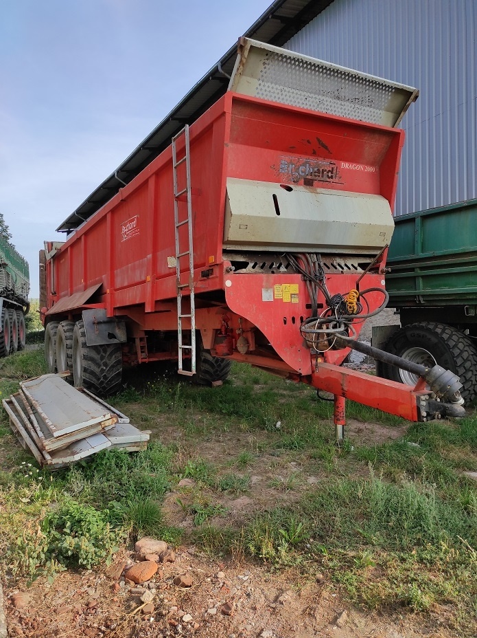 Rozmetadlo hnoje BROCHARD Dragon EV 2000 