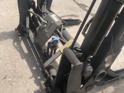 Čelní nakladač Q180N EURO