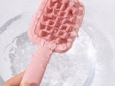 MKP - Masážní kartáč na hlavu růžový