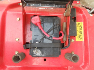 Travní traktor MTD RH 115/76