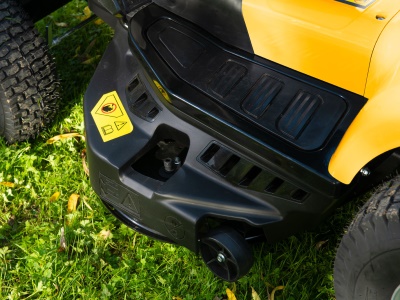 Riwall PRO RLT 86 TRD - Travní traktor 86 cm se zadním výhozem a mechanickou převodovkou