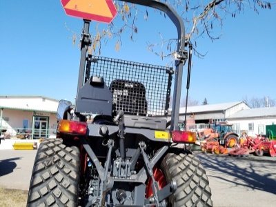 Traktor Kubota B2261 H Rops