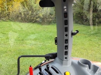 Zemědělský traktor Kubota M4073