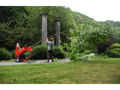 GTM GTS 1300 GE TO - benzínový drtič dřeva s elektrostartem a otočným komínem