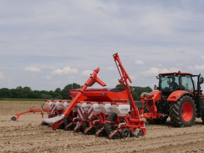Přesný secí stroj Kubota PP1601