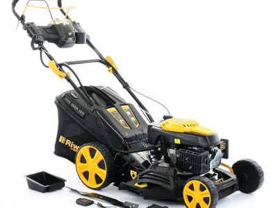 Riwall PRO RPM 4735 E - multifunkční travní sekačka 4 v 1 s benzinovým motorem, pojezdem a elektrostartem