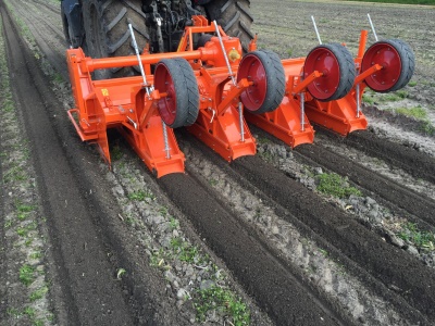 Kultivátor RF STRIP-TILL Struik