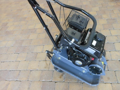 Motorová vibrační deska  -  pc 13