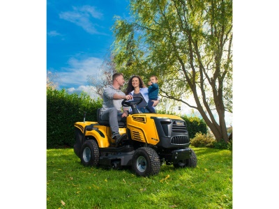 Riwall PRO RLT 102 HRD TWIN - dvouválcový travní traktor 102 cm se zadním výhozem a hydrostatickou převodovkou