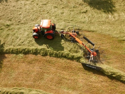 Shrnovač Kubota RA2000