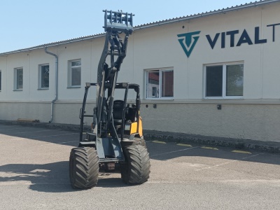 Kloubový nakladač GiANT  V6004T - X-TRA