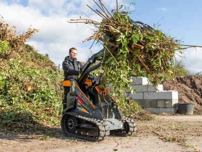 GiANT Skid steer pásový GS950TE