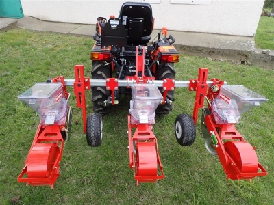Nesený secí stroj Terradonis JDT - 3 řádky