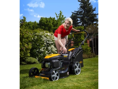 Riwall PRO RPM 5155 PRO - multifunkční travní sekačka 4 v 1 s benzinovým motorem a pojezdem