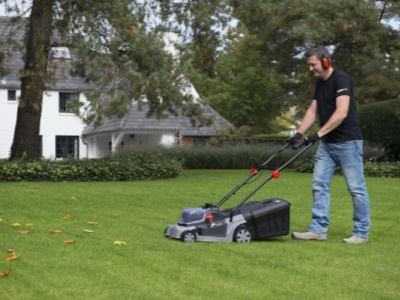 POWEBG7560 - AKU sekačka 18V LI-ION 400mm (bez baterie)