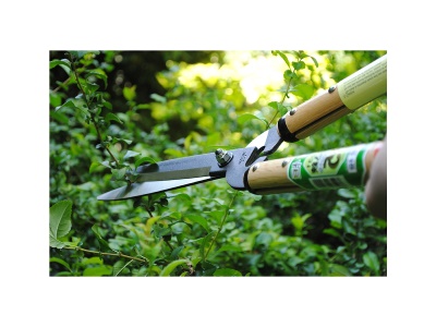 Okatsune 231 - kompaktní plotové nůžky s velkými čepelemi