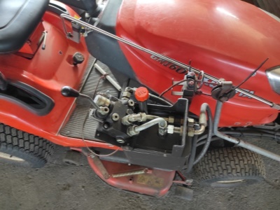 Kubota GR 1600 s zametacím katráčem Kersten