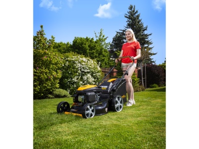 Riwall PRO RPM 5155 PRO - multifunkční travní sekačka 4 v 1 s benzinovým motorem a pojezdem