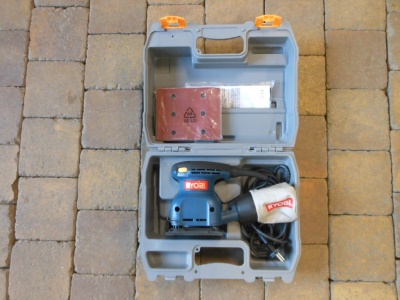 RYOBI - Vibrační bruska - EOS 2410 