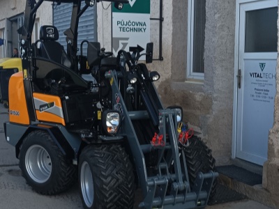Kloubový nakladač GiANT G 1500