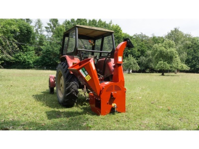 Bubnový štěpkovač RB-500 za traktor Remet