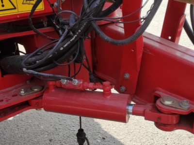 Zásobníkový sklízeč GRIMME SE 140