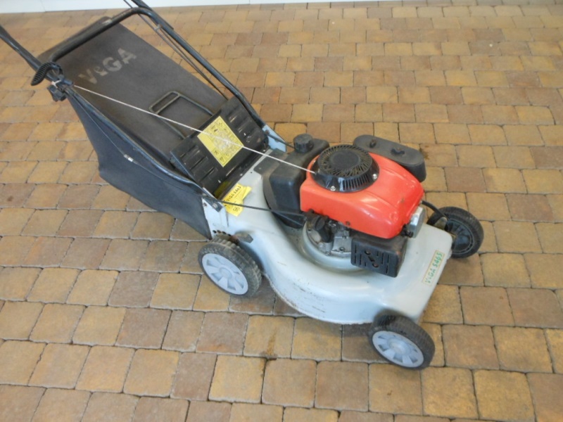 Sekačka - VeGa s 465 - benzínová s pojezdem 