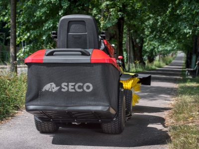 Zametací kartáč motorový