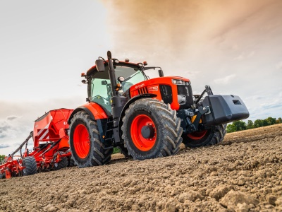 Zemědělský traktor Kubota M7133