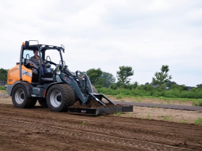 Kloubový nakladač GiANT G5000 X-TRA