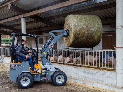 Kloubový nakladač Giant G1200                                       