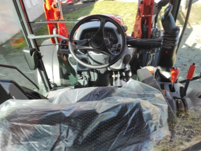 Zemědělský traktor Kubota M5-092 s čelním nakladačem LK1500M