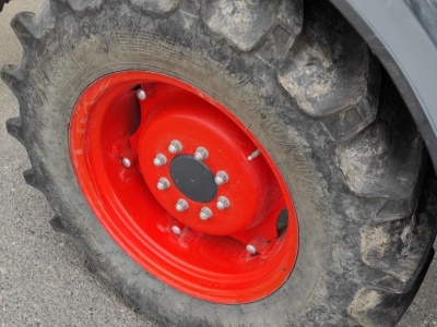 Traktor KUBOTA M5111