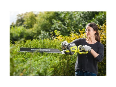 Ryobi RHT8165RL - 800 W plotostřih s elektrickým motorem