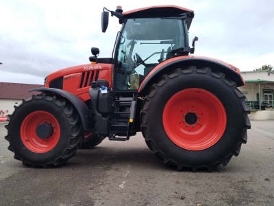 Zemědělský traktor KUBOTA M 7173 