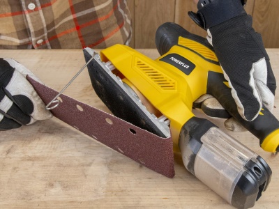 POWX04010 - Vibrační bruska 260 W