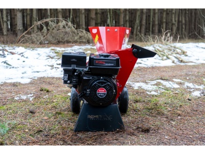 Diskový štěpkovač RTS-300 Remet (spalovací motor 7 HP)