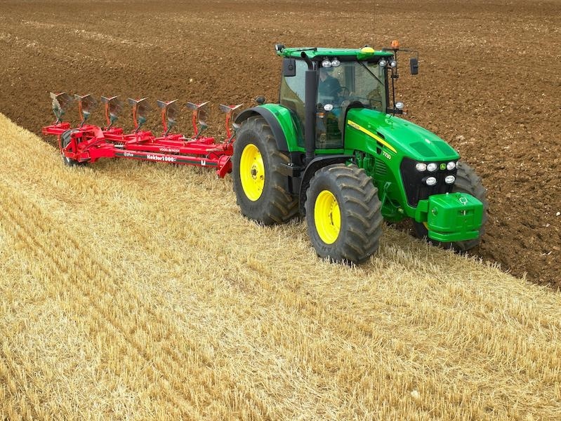 Polonesený otočný pluh - ©plus Hektor